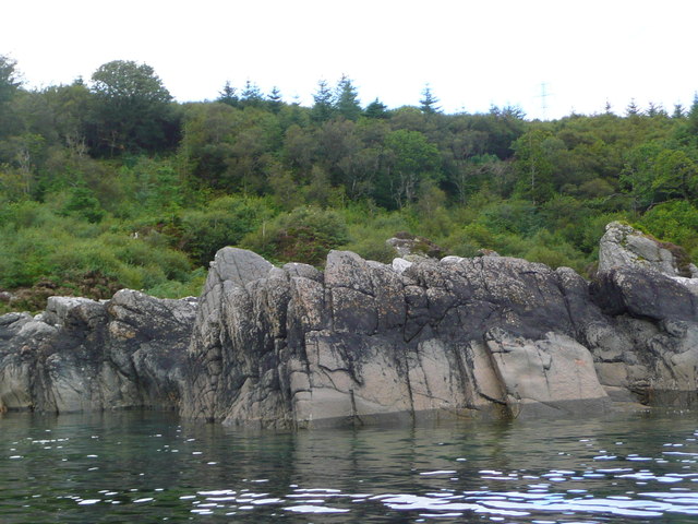 Rocks south of Rubha Dearg-uillt