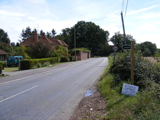 Ipswich Road & footpath to Woodbridge Road