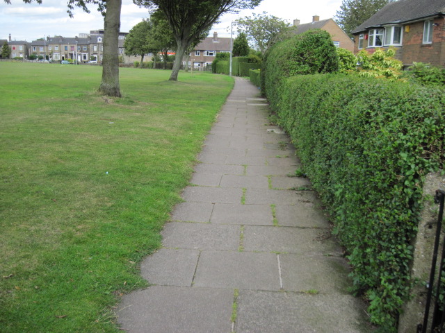 Footpath towards New Hey Road