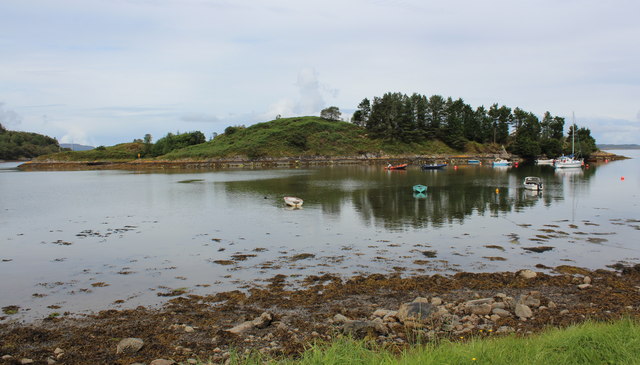 Eilean da Mheinn, Crinan Harbour