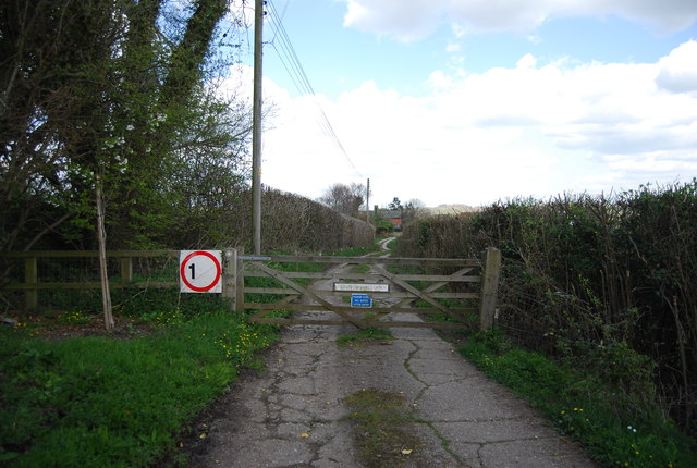 Entrance to Lower Lidham Hill Farm, North Lane
