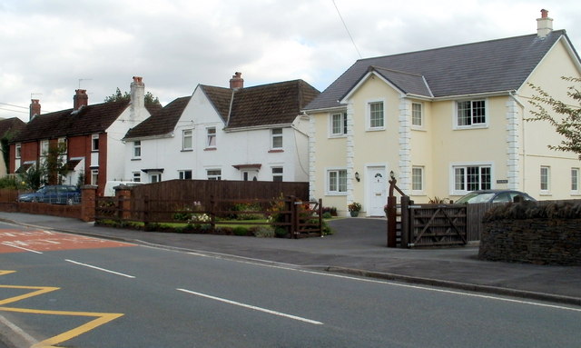 Rhydarw Terrace Penycae © Jaggery Cc By Sa20 Geograph Britain And