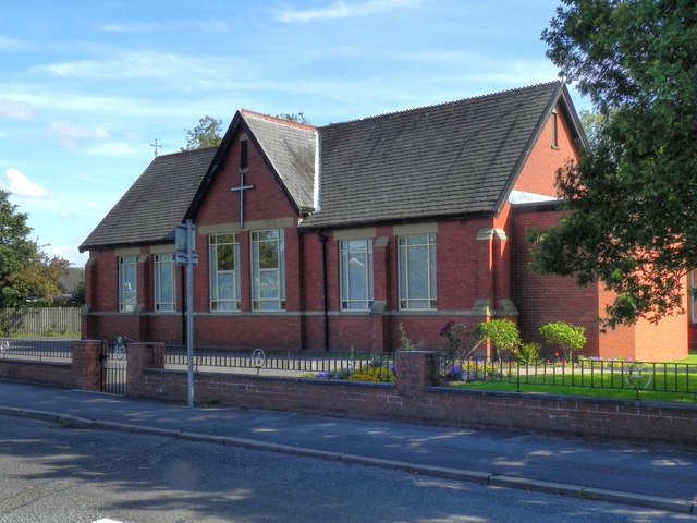 Holy Family Catholic Church, Freckleton... © David Dixon cc-by-sa/2.0 ...