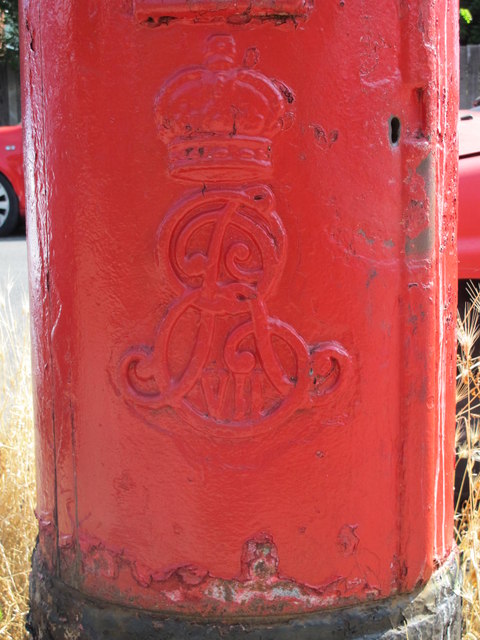 Edward VII postbox, Lichfield Road / Horton Avenue, NW2 - royal cipher