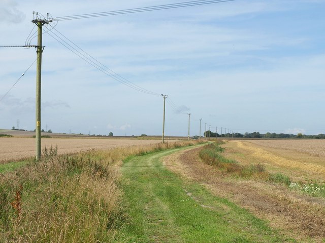 Bridleway near Wedhampton © Derek Harper :: Geograph Britain and Ireland