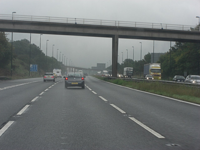 M20 bridge carries Trottiscliffe Road