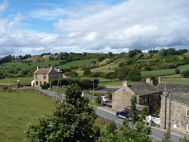 Barncliffe Dike Farm and the start of Long Moor Lane