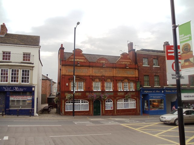 The Elephant and Castle Public House,... © Bill Henderson :: Geograph ...