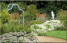 SU9185 : Cliveden, secret garden by Graham Horn