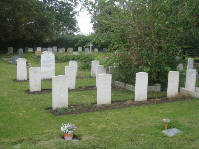 Whittlesford war graves