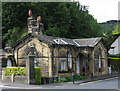 Bingley - gatehouse at bottom of Longwood Avenue