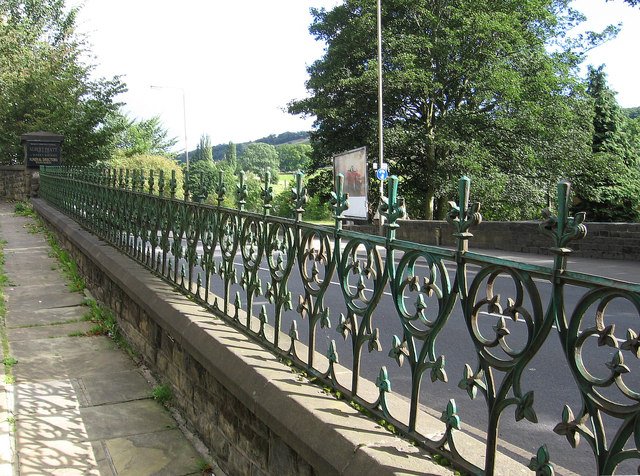 Bingley - railings between Cemetery Road and Keighley Road