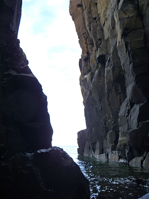Sea arch below Dun Vlarveg