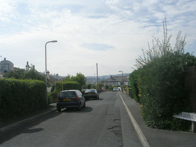 Oakfield Drive - Thornmead Road