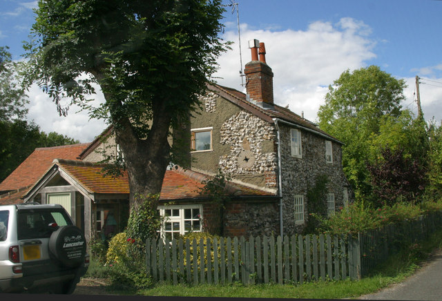 Bottle Cottage, Station Road