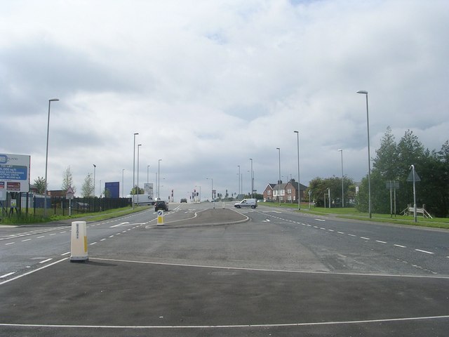 Gelderd Road - viewed from Street Lane © Betty Longbottom cc-by-sa/2.0 ...