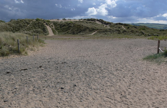 Sand dunes at Talacre © Mat Fascione cc-by-sa/2.0 :: Geograph Britain ...