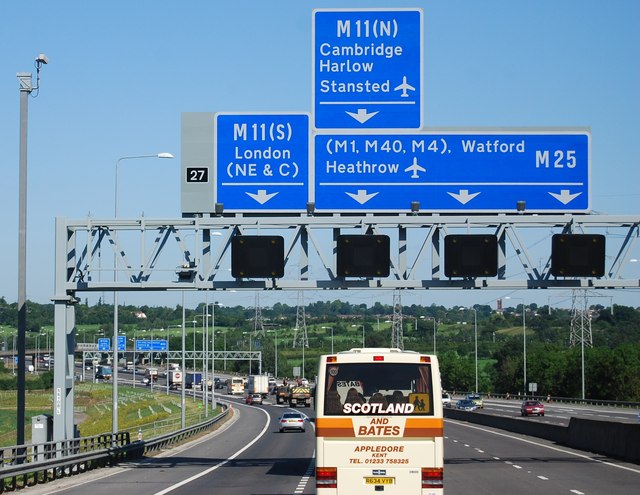 M25, approaching junction 27