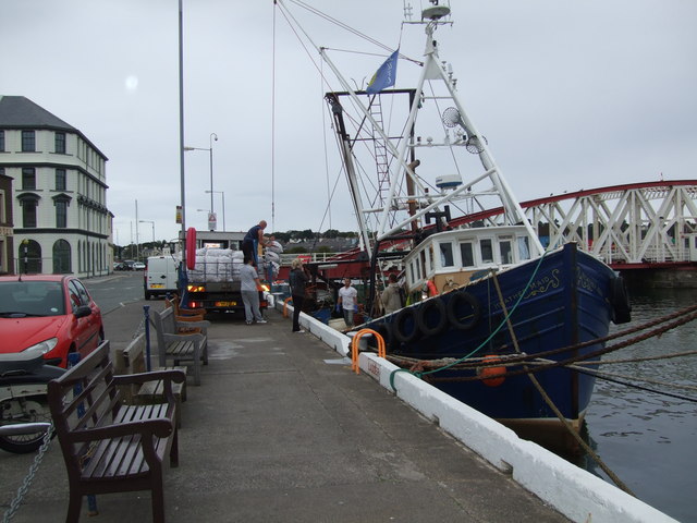 'Queenies' being unloaded Ramsey Harbour