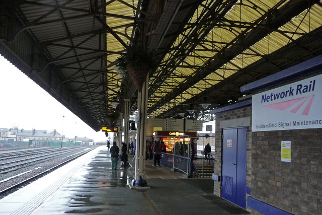 Huddersfield Railway Station © Phil Champion Cc By Sa20 Geograph