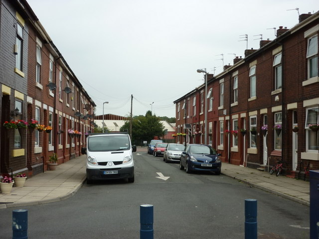 Thornfield Street, a street of hanging baskets