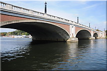 TQ1568 : Hampton Court Bridge by Philip Halling