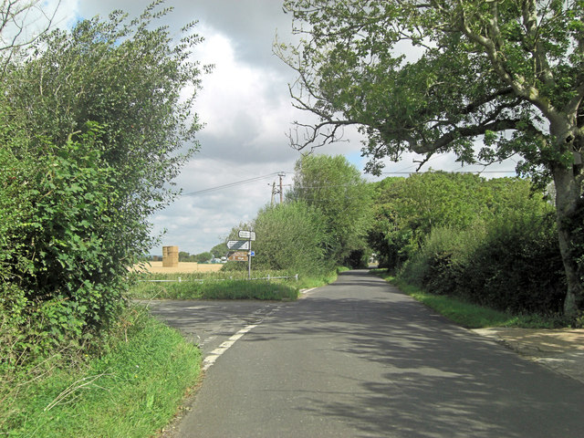 St Mary's Road junction with School Farm Lane