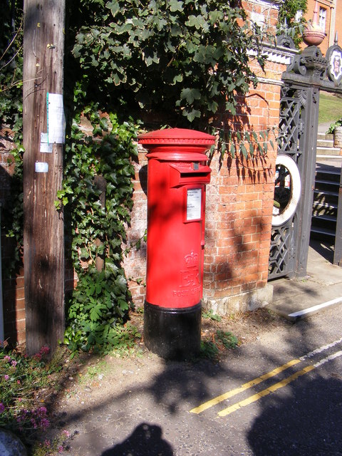 Drybridge Hill Postbox