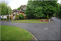 SP0485 : Gilchrist Drive off Augustus Rd by N Chadwick