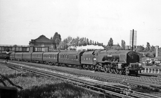 Up express near Kenton, with a ... © Ben Brooksbank :: Geograph Britain ...