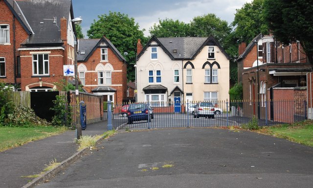 Park gates, Summerfield Park © N Chadwick cc-by-sa/2.0 :: Geograph ...