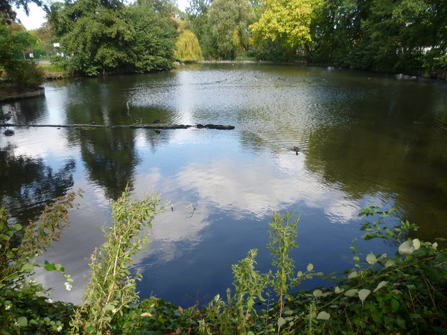 The lake in Sunray Gardens