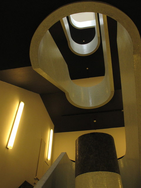 Art deco staircase, Battleship Building