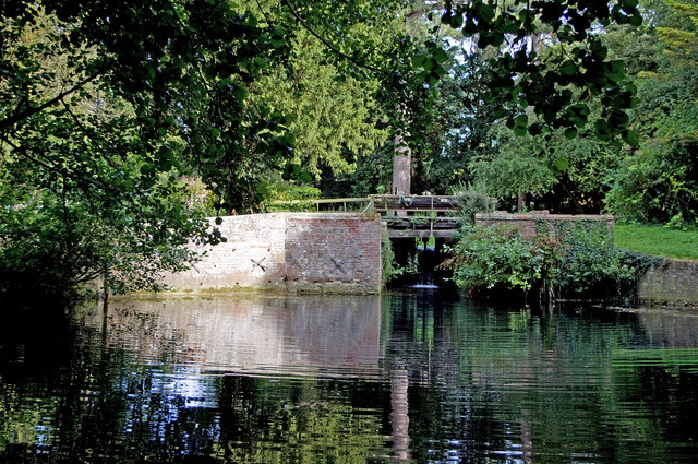 The mill pond, Linton, Cambridgeshire © M H Evans :: Geograph Britain ...