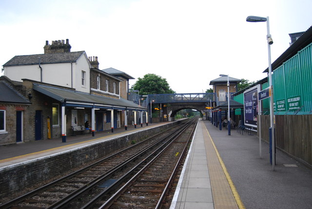 Brentford Station © N Chadwick cc-by-sa/2.0 :: Geograph ...