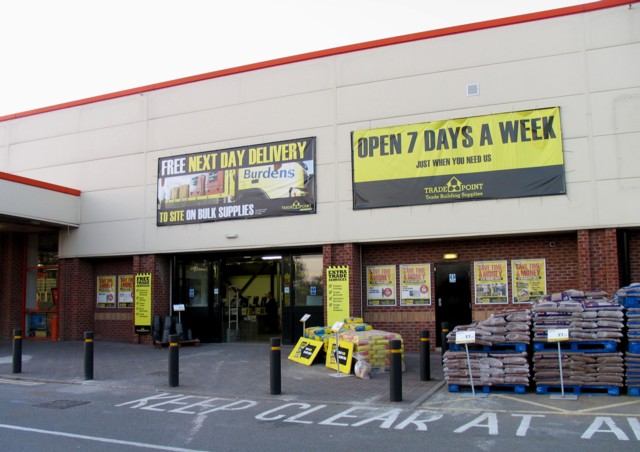 B and Q entrance © Andrew Tatlow cc-by-sa/2.0 :: Geograph Britain and ...