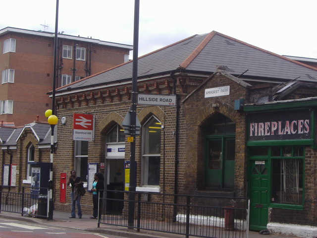 Stamford Hill station © David Howard :: Geograph Britain and Ireland