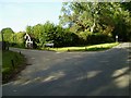 Footpaths leave road at Lapscombe Farm