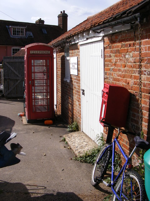Telephone Box and Ramsholt Arms George VI Postbox