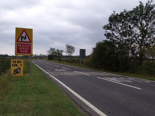 Road Safety Signs before a bend on A46 © J.Hannan-Briggs cc-by-sa/2.0 ...