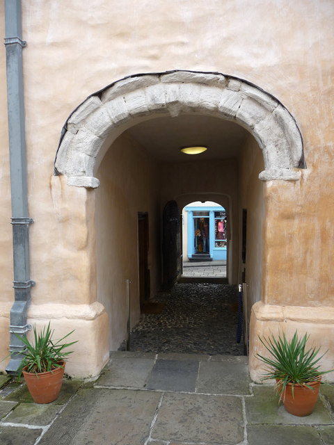 Passage through the gatehouse, Plas Mawr