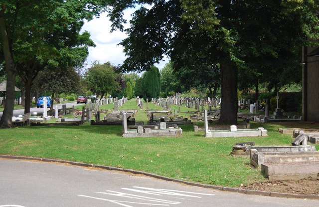 Upminster Cemetery © N Chadwick cc-by-sa/2.0 :: Geograph Britain and ...