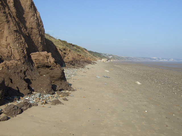 Hunmanby Sands © JThomas cc-by-sa/2.0 :: Geograph Britain and Ireland