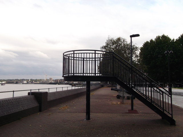 Viewpoint stairs on Deptford Strand