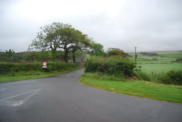 Road to Swallowhurst Farm