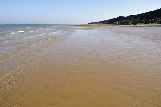 The beach, Foulness, Cromer © Julian Dowse :: Geograph Britain and Ireland