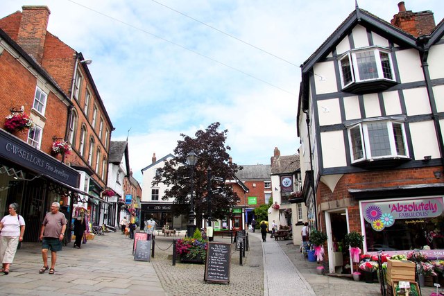 Victoria Square In Ashbourne © Steve Daniels Cc-by-sa 2.0 :: Geograph 