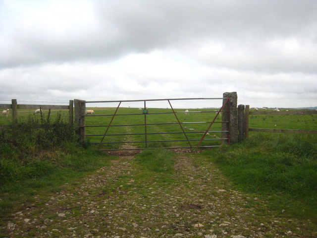 Gate onto Tawna Downs