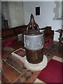 St Thomas of Canterbury, Tangley: font