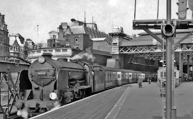 Hastings express at Charing Cross... © Ben Brooksbank :: Geograph ...